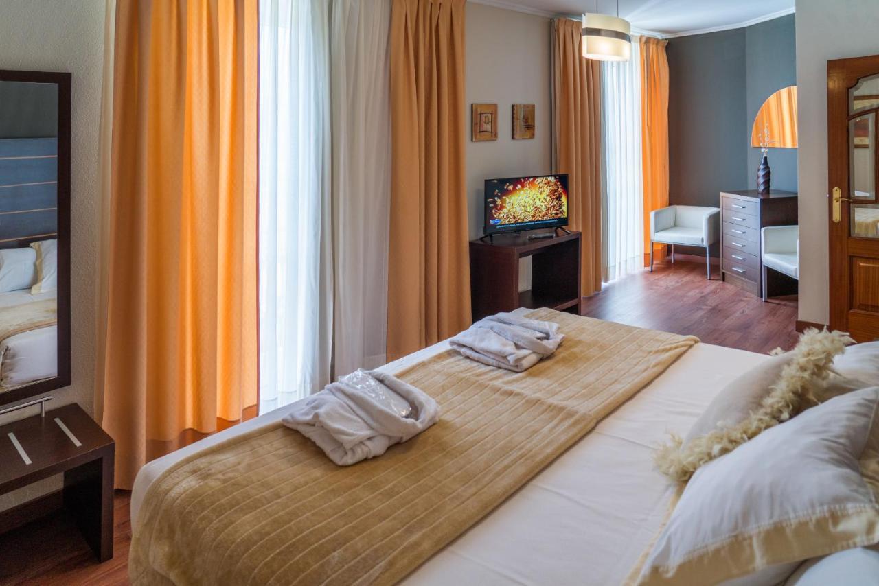 O Val Do Naseiro Hotel Viveiro Ngoại thất bức ảnh