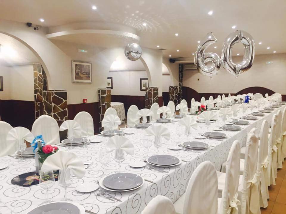 O Val Do Naseiro Hotel Viveiro Ngoại thất bức ảnh
